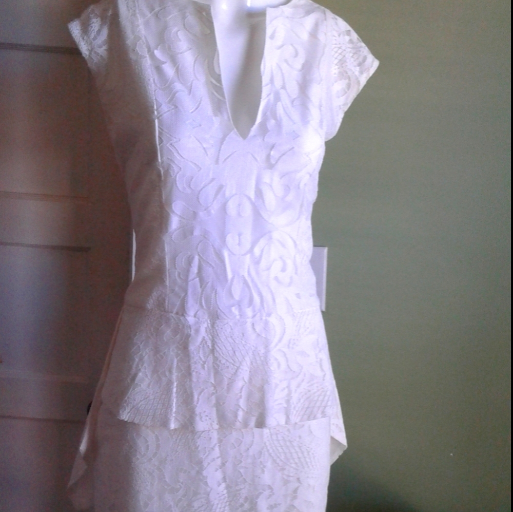 NEW BCBG beautiful white lace dress